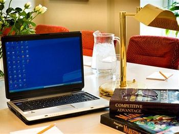 Montgomery'S Hotel Honiton Bagian luar foto